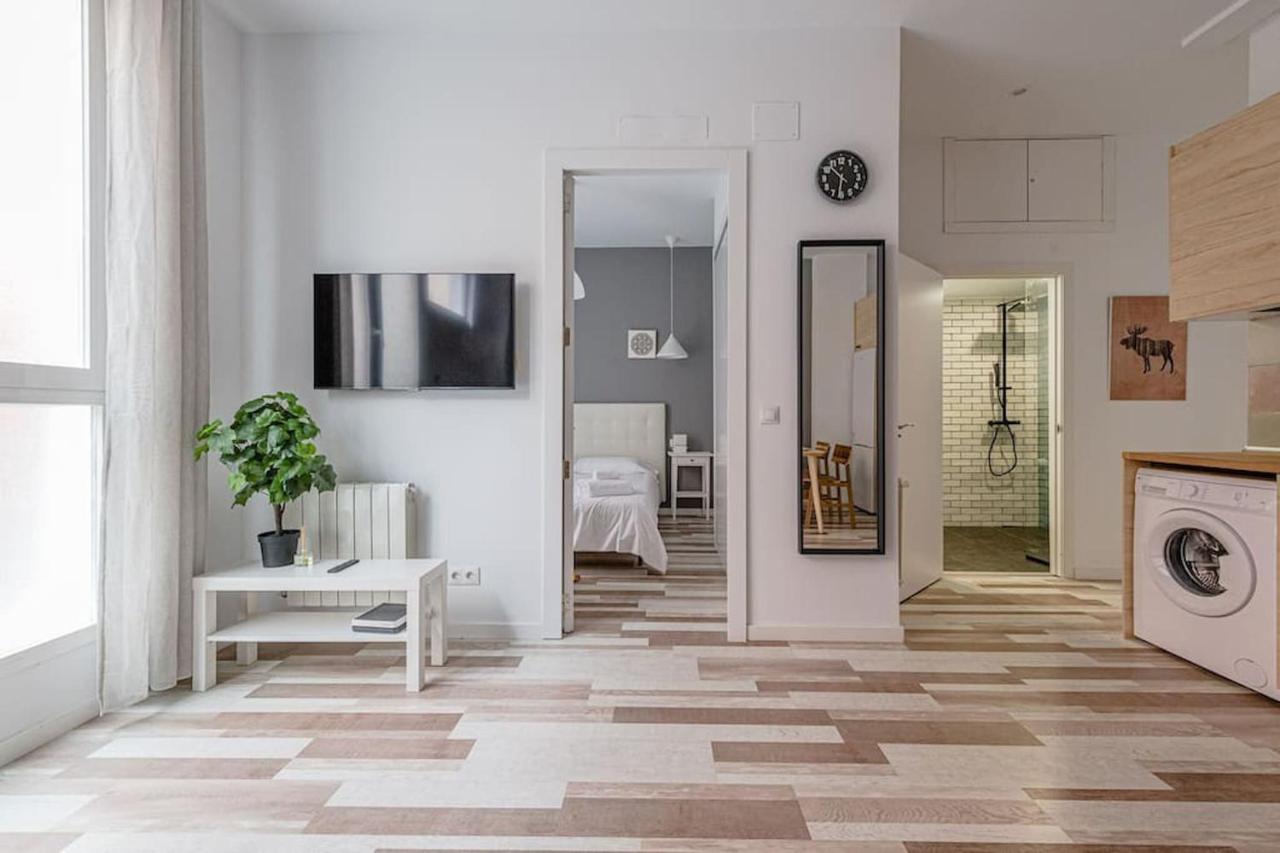 Lovely 2-Bed Flat In Tetuan By Sharingco. Madrid Bagian luar foto