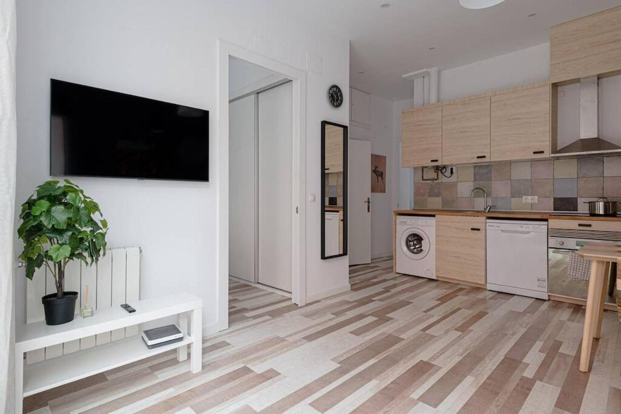 Lovely 2-Bed Flat In Tetuan By Sharingco. Madrid Bagian luar foto